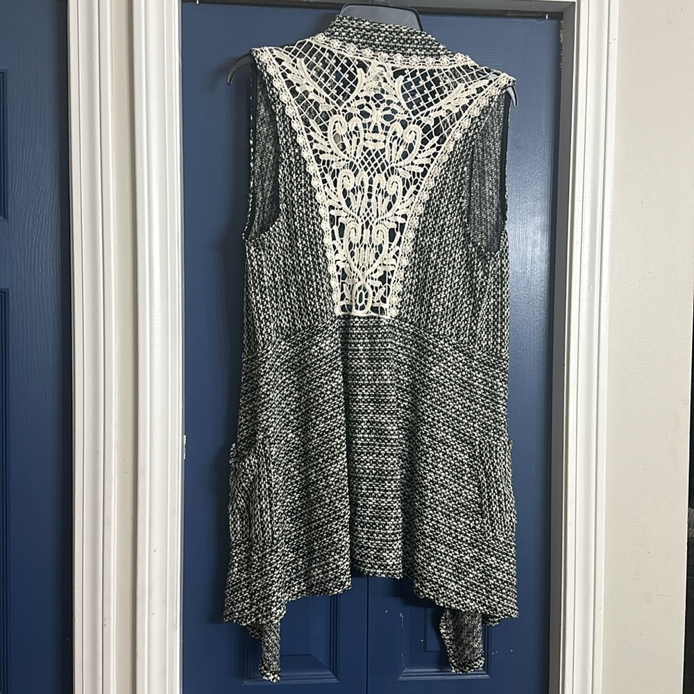 Lace back American Rag NWT Crochet Lace Back Sleeveless Vest Size XL